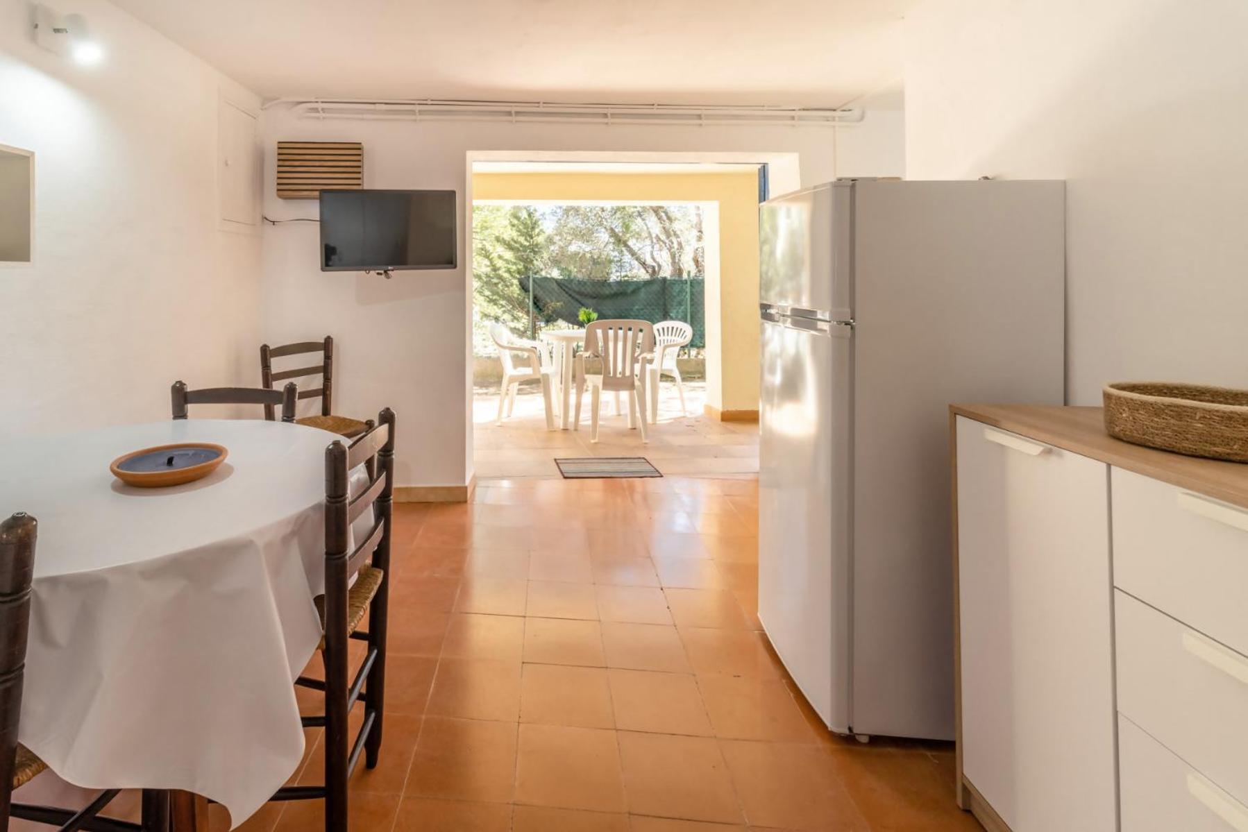 Grifeu 15 Apartamento Pequeno Con Patio