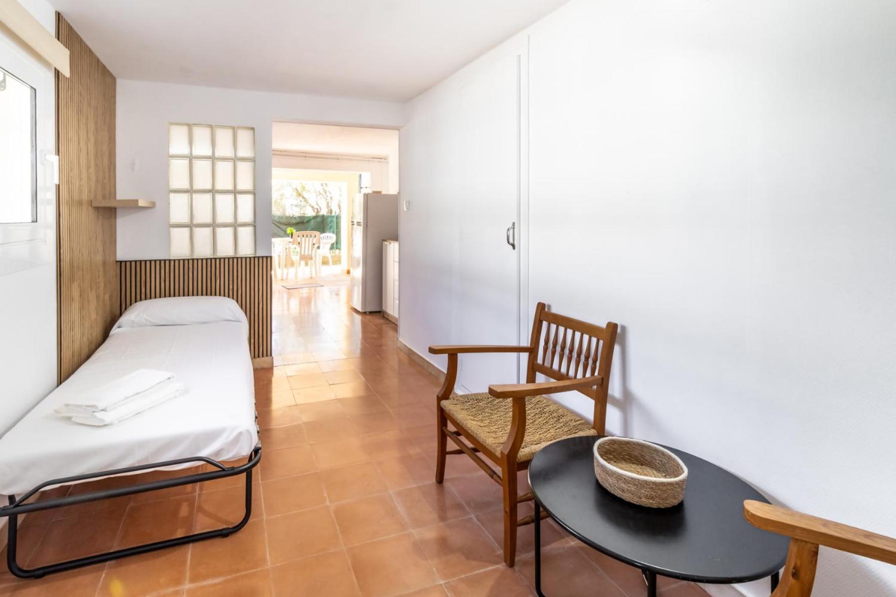 Grifeu 15 Apartamento Pequeno Con Patio